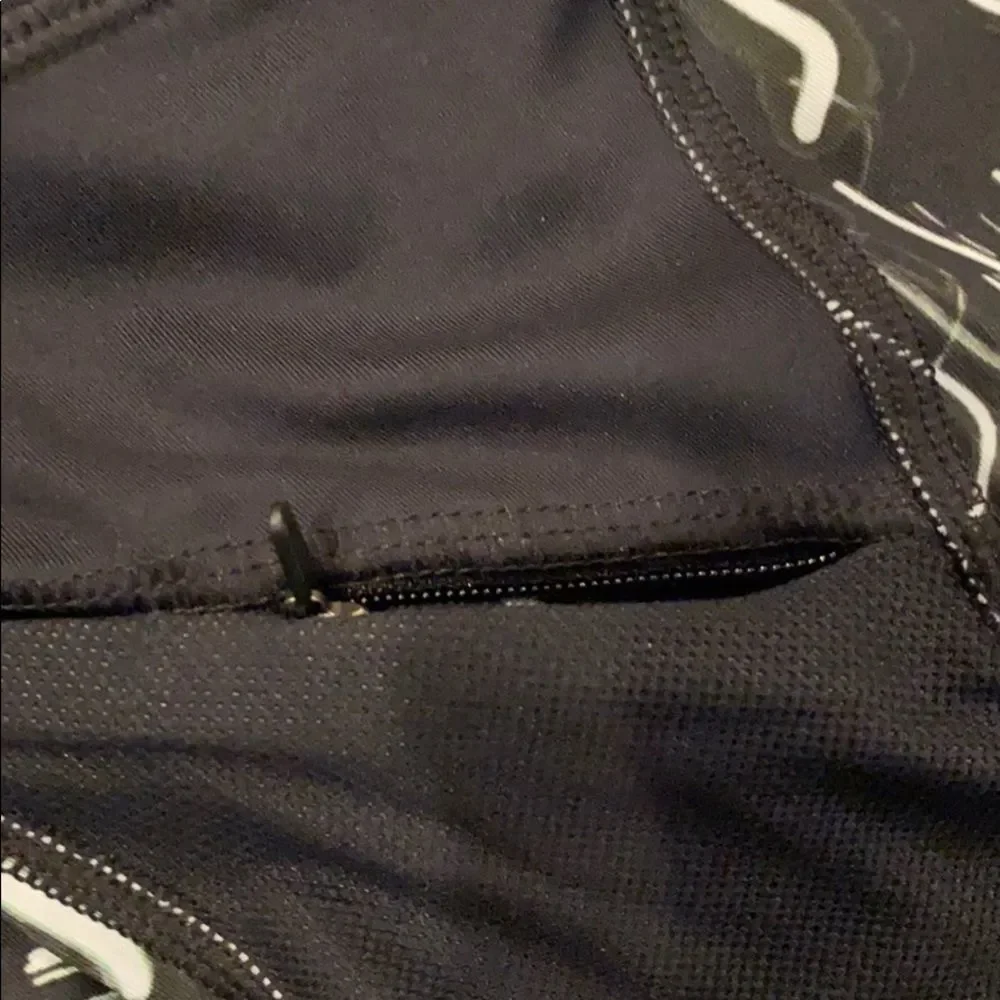 NWT Under Armour Speedpocket Run Printed Crop S - Picture 10 of 11